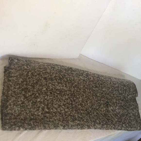 “SIMONS” Large Brown Tweedy Infinity Scarf. - Picture 5 of 6